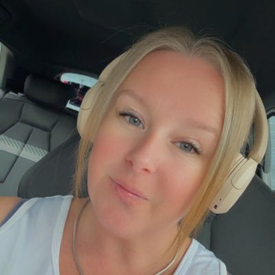 Saza_V's profile picture. 
