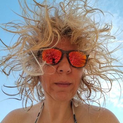 visnjajankov's profile picture. U jednoj dalekoj zemlji, zivela je, pre mnogo godina, jedna crna ovca. Streljali su je