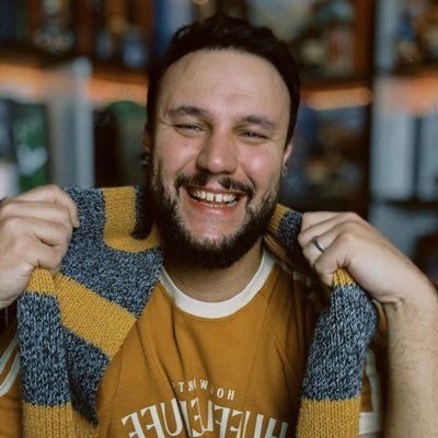 Desde 2004 informando os fãs de Harry Potter e criador do Observatório Potter, o primeiro canal dedicado à série do Brasil no Youtube.