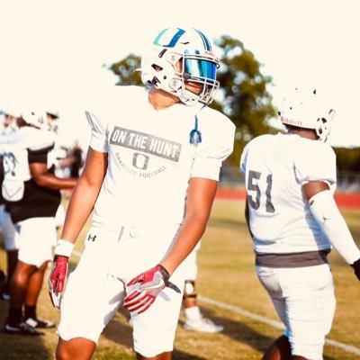 | 6’5 220| 🏈Edge Rusher | C/O 27 | Texas Athlete | 3.7 GPA | 16 Years Of Age‼️ | INSTAGRAM=_yadi6_ yadianwarren3@gmail.com | 🍩’s 1️⃣