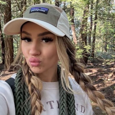 I'm awesome what else do you need to know about me ❤️❤️❤️🥰