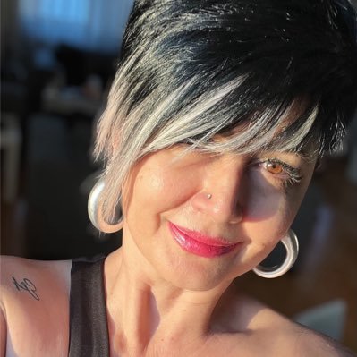 ElifM2023's profile picture. Üslubun, kimliğindir..💄 💋🍷🇩🇪🇹🇷 Boğa burcu, Yükselen Akrep✌🏻Laubaliliği samimiyetle karıştırmayın..!! Born in Germany🇩🇪🍻 Lives in Turkey