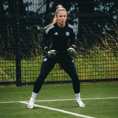 ⚽️Pro Soccer Player 📓Co-Founder, @duktigbrand🏆NCAA, @nwsl, W-League, Elitettan, Iceland & Danish Cup Champion👐🏼 Reusch GK Rep 👉 @apollosummit
