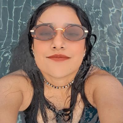 Cazadora de conciertos, acuario y estudihambre de medicina