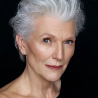 Bestselling International Author of A Woman Makes A Plan 📖 Doctor of Dietetics 👩🎓 Supermodel💃💃 #ItsGreatToBe76 Manager: anna@mayemusk.com