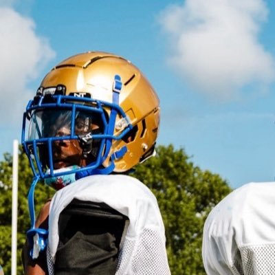 5’10 150 3⭐️ATH CB/Reciever 3.5GPA Trained by @Peninsulakid757 Father’s info for recruitment or inquiries: thaddeusjones.to@gmail.com(757)-593-7659