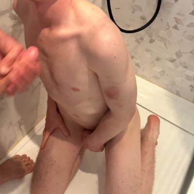 A la recherche de mec act dom, kinky, regulier sur Lyon. On cherche plan long, chill et ch*msex. ;) Sous Prep. Nous sommes un twink et un twunk de 20 et 28 ans.