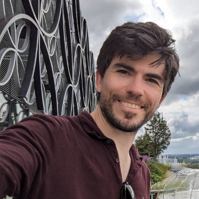 robpain635's profile picture. Paramedic & medical student (4/4)