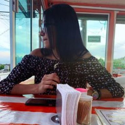 youloop9271's profile picture. 