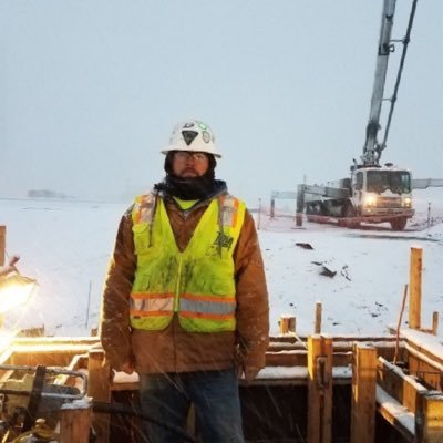 I’m a tall man 🧍♂️ with hairstyles I’m a lumberjack contractors right now I’m in a contract in Alaska