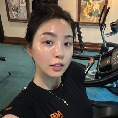 cherylchua_chua's profile picture. Making my future now.