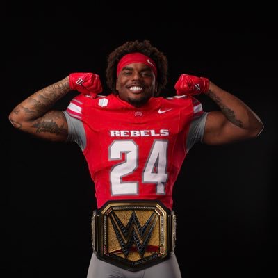 6’1 210 | RB @unlv Film :https://t.co/yLjXSKBgAq
