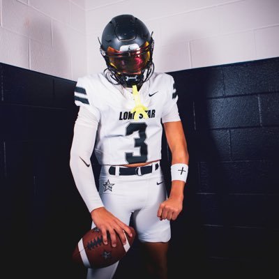 Elite Multi Sport Athlete 📍Lone Star High School (TX) - True C/O 2028 🏈 No. 1 Dual Threat QB in Texas🏀 Drive Nation EYBL Point Guard ⚡️4.0GPA
