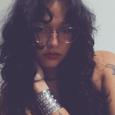 infp-t //
gateira, reputinha 🖤, bookstan de temporadas, religião: Taylor Swift, BIscoitera e amante da Olivia Rodrigo