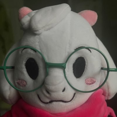 Booloodle's profile picture. 20 | History and English Lit student | they/them | same on ao3 | Autistic