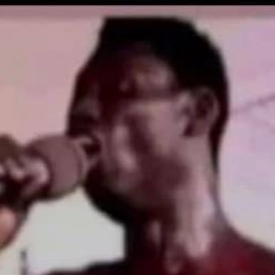 tom_broWn75's profile picture. Always love ❤️ .Always put God first. Only football score update.