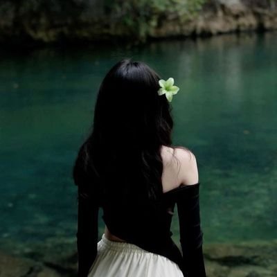 ruhusaye's profile picture. gunesli havada yun bere gibiyim