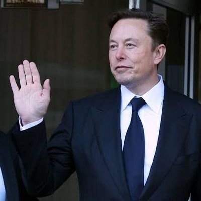 CEO, and Chief Designer of SpaceX 🚀
CEO and product architect of Tesla, inc. 🚘