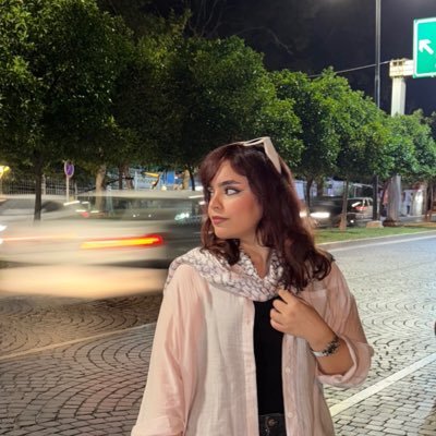 1thegigi1's profile picture. عاقل از ما می رمد؛دیوانه هم..!