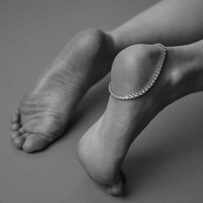 Oceanepiede's profile picture. 🇫🇷 Modèles pieds 
👯‍♀️ Deux pour le prix d’une  
📸 Lien en bio-snap  

🚫pas de cam/reel/nude/visage