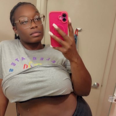 🥂sissy gooner slut💦 with a porn addiction Dms open for but male&female freaks I trade videos and sex chat for Free🔞 send me your stroke & cumshot videos