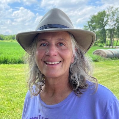 EttaElmo's profile picture. Artist, RN, believer in God/our Creator, Patriot