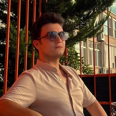“Düşünmeye başladığında kaybettin. Ben yazmaya başladım.”