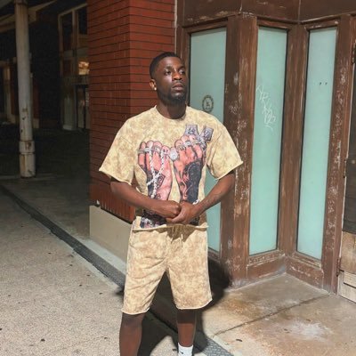 Dj model and dancer designer 🧑🎨 add me on snapchat :djfreaklik_lee