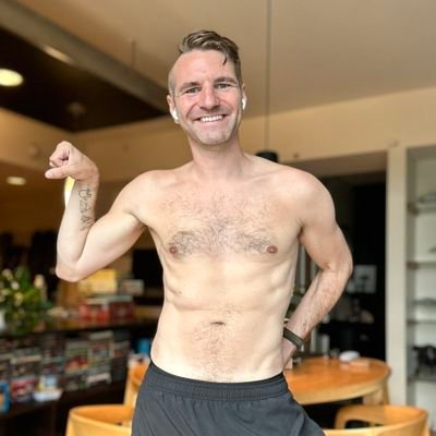 Average Seattle gay enjoying Twitter. Trekkie. Cat dad.