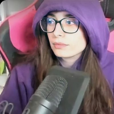 Dani:Mil gracias por estar de verdad Emma, te mando un besazo enorme \\ lyna: te amo muchísimo 💜
Hacemo' una dupla galáctica
@daniilvslyniel
