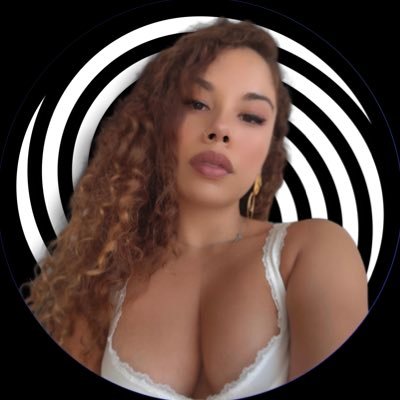 bratty latina baddie ✧ luxury financial dominatrix • • • sub application: https://t.co/lBzyJUsLLO