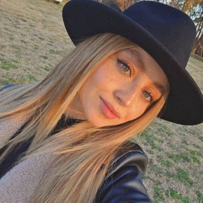 llvianaa23's profile picture. 23 👑
🦩