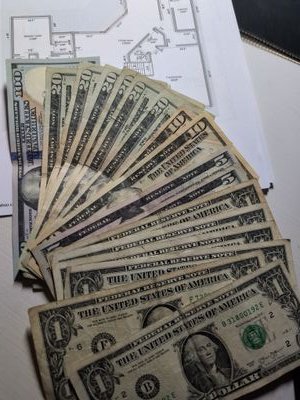 DON'T effin dm me thinkin I'm gonna send your scammer a$$ ANYTHING. U ACTUALLY want sum c0ck.... you got $20 2 put in your tank. I wasn't born yesterday!