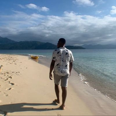 Dorval_Wedly's profile picture. 🧠 Mindset | 🩺 Doctor | 📚 Books | 💪 Movement
Serious about growth, not so much about people.
ps:not my professional account 
IG: https://t.co/mbqmj1gTin