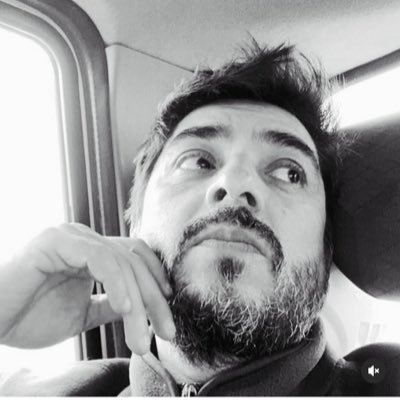 Odio profundamente al fanático de cualquier cosa o artista.