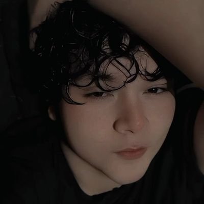 Mirh_90's profile picture. 18 years old 🤓

I like to post some sexy photos, I don't sell content, much less have onlyfans.