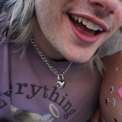fan account for michaels canine teeth like the totally sane 5sos fan i am