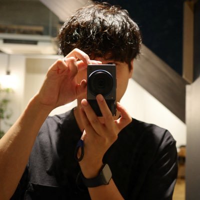 「青を基調とした、穏やかで自由なノマド的ライフスタイル」を発信中。カバンの中身/ミニマルワーク/サウナ/コーヒー/北海道が好き。GR IIIxを愛用中。お仕事依頼はDMまたはこちらからお気軽にどうぞ▶info@pacificblue-techlife.com