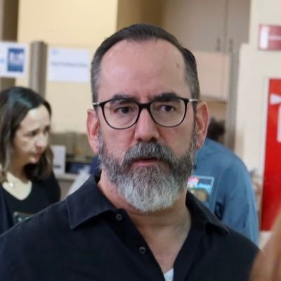 Lic. en Derecho, Mtro en Gobierno y Políticas Públicas UP, lector y melómano, fanático de Dodgers y Raiders