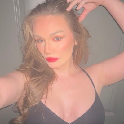 she/they | supportive parent energy | send hand pics | i put the BI in LGBTQIA+ | @/$lynndewitt