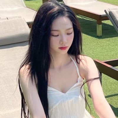 ㅡ every time I see you baby I get lost If I'm dreaming, baby, please don't wake me up every night I'm with you I fall more in love