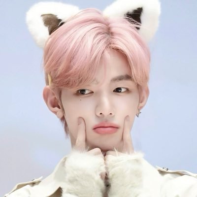 always with #장하오 🎻 rosin first, human second — zhang hao focused account :3