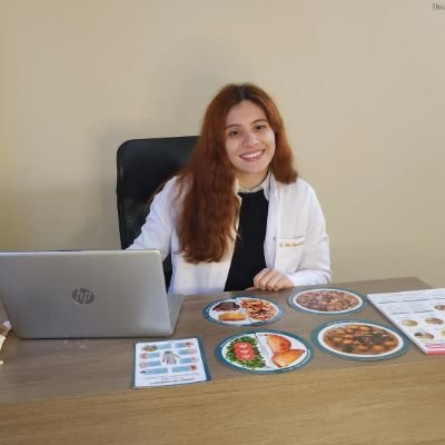 Nutricionista - Tec. en Gastronomía
Tengo 9 gatos y 4 perritos.