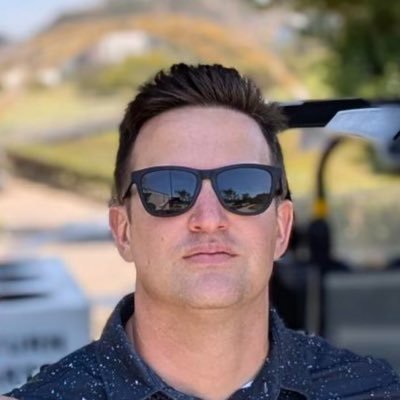 Marketing at @EpicGames. Former freelance writer and editor for @lolesports and @IGN.