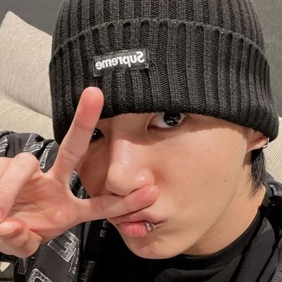 MrsCharllotte5's profile picture. #bts