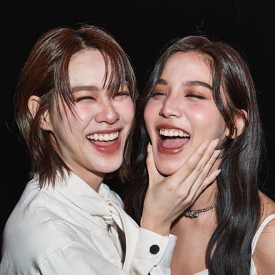 “𝘐 𝘭𝘰𝘷𝘦 𝘺𝘰𝘶 𝘴𝘰 𝘮𝘶𝘤𝘩 𝘵𝘩𝘢𝘵 𝘪𝘵 𝘨𝘪𝘷𝘦𝘴 𝘮𝘦 𝘢 𝘩𝘦𝘢𝘥𝘢𝘤𝘩𝘦” 🧡🫶🏻💜🦋 #EmiBonnie #เอมี่บอนนี่ #emiamily #beonnnie #ANY