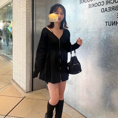 ri0mero's profile picture. 東京、変な人と失礼な人には返信しません(  ꜆՞ . .՞)꜆