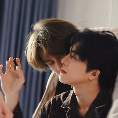 aonhaca's profile picture. I'm Auralis