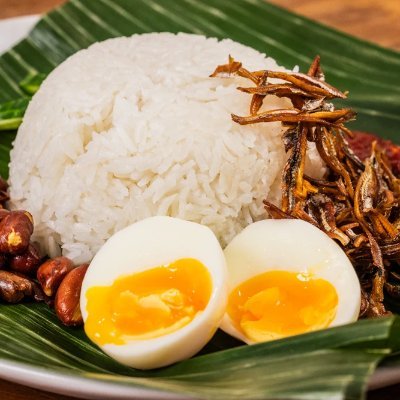 A passionate food enthusiast with a deep love for authentic Malay traditional cuisine. Dedicated to exploring, preserving, and sharing the rich flavors and heri