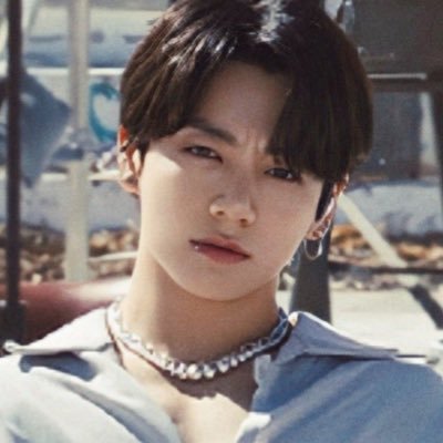 ⠀ ⠀ ⋆˙⟡ ⠀ 𝗌𝗈𝗆𝖾𝖻𝗈𝖽𝗒 𝖽𝗈𝖾𝗌 𝐥𝐨𝐯𝐞 𝖻𝗎𝗍 𝗂'𝗆 𝗍𝗁𝗂𝗇𝗄𝗂𝗇𝗀 𝖺𝖻𝗈𝗎𝗍 𝐲𝐨𝐮, 전정국
